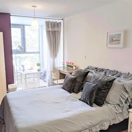 Large 3 Bedrooms In Liverpool City Centre, Free Parking Екстериор снимка