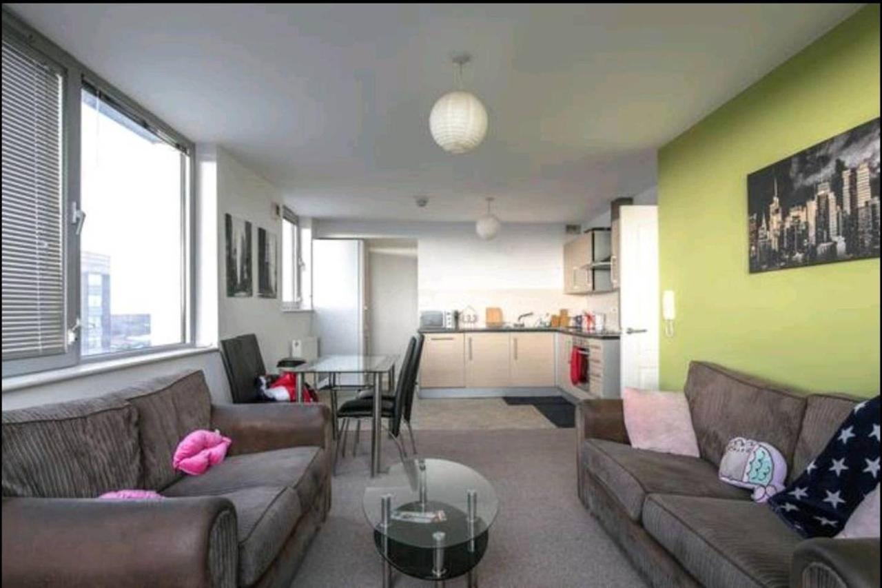 Large 3 Bedrooms In Liverpool City Centre, Free Parking Екстериор снимка