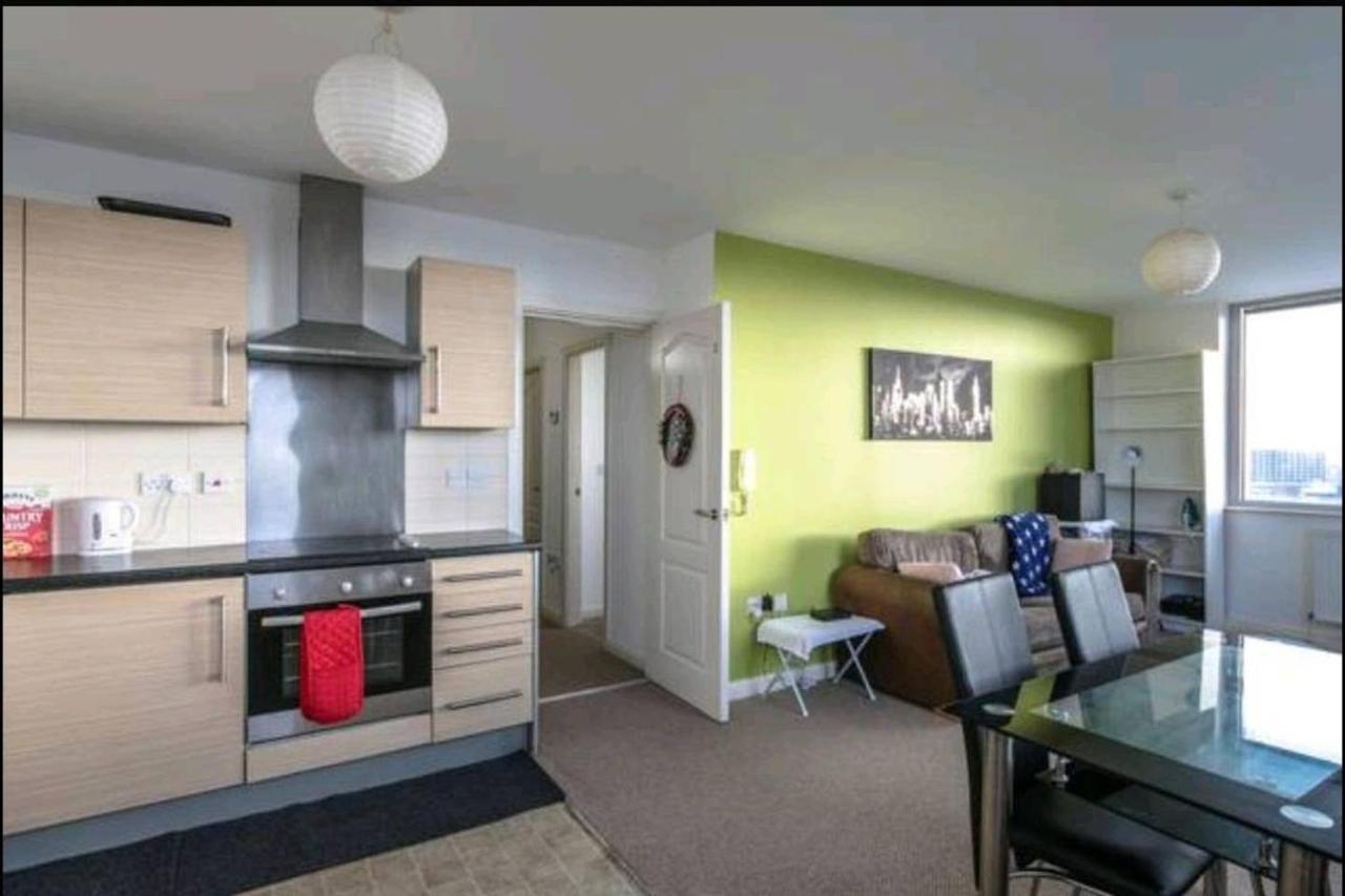 Large 3 Bedrooms In Liverpool City Centre, Free Parking Екстериор снимка