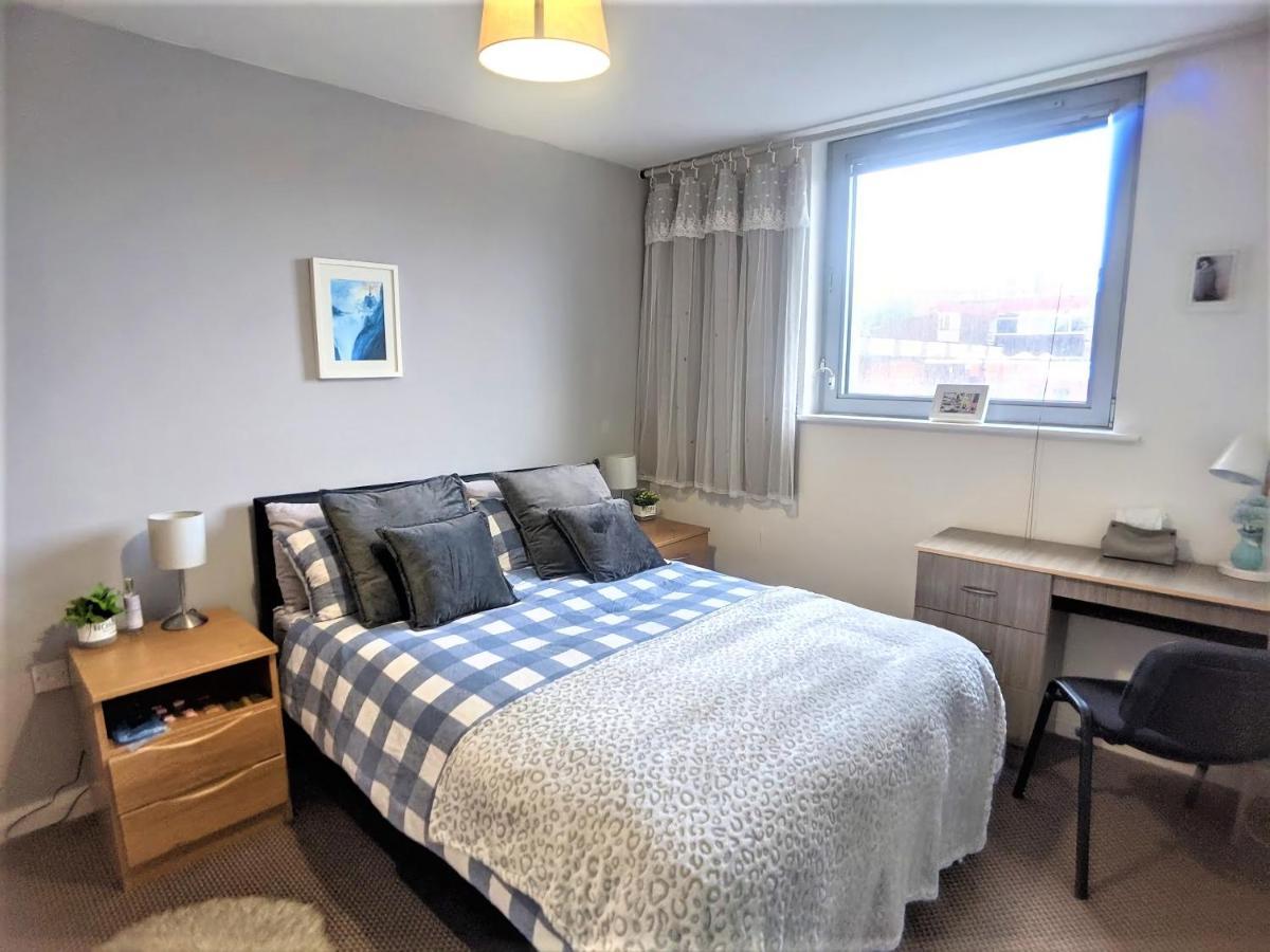Large 3 Bedrooms In Liverpool City Centre, Free Parking Екстериор снимка