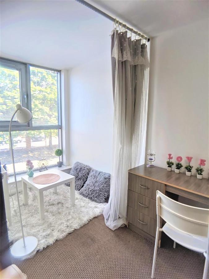 Large 3 Bedrooms In Liverpool City Centre, Free Parking Екстериор снимка