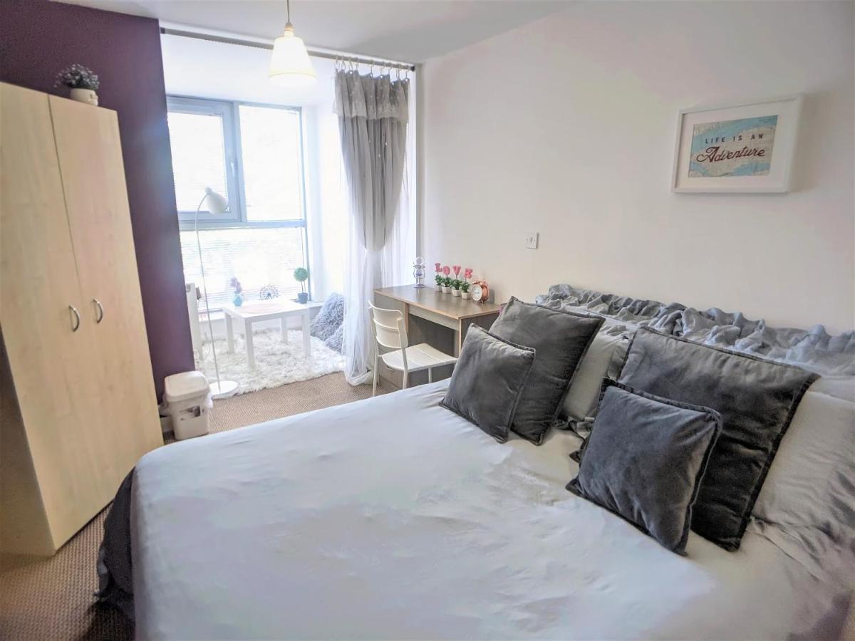 Large 3 Bedrooms In Liverpool City Centre, Free Parking Екстериор снимка